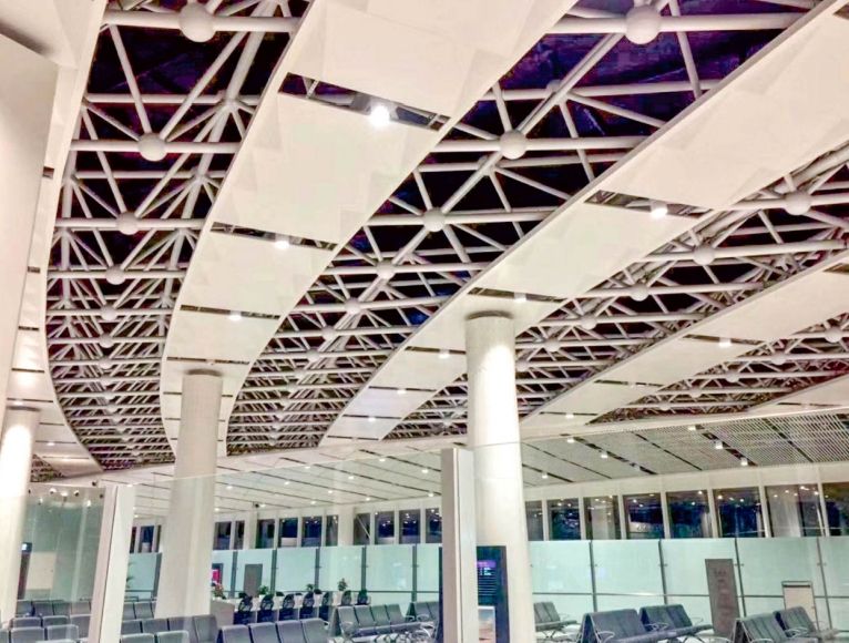 銅仁鳳凰國際機(jī)場(chǎng)